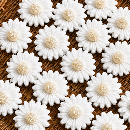 Blooming Daisy Flower Candle